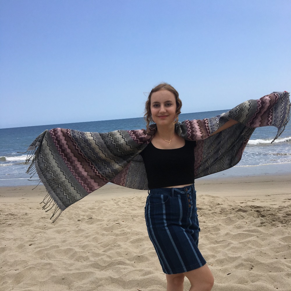 Meet your Posher, Thalia